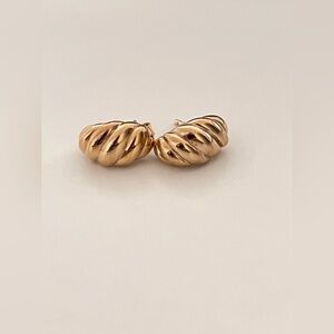 Mejuri Bold Croissant Dome Huggie Earrings 925 18k Gold Vermeil